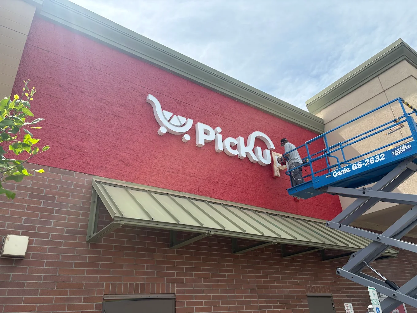 Commercial exterior painting project for a Treasure Valley business